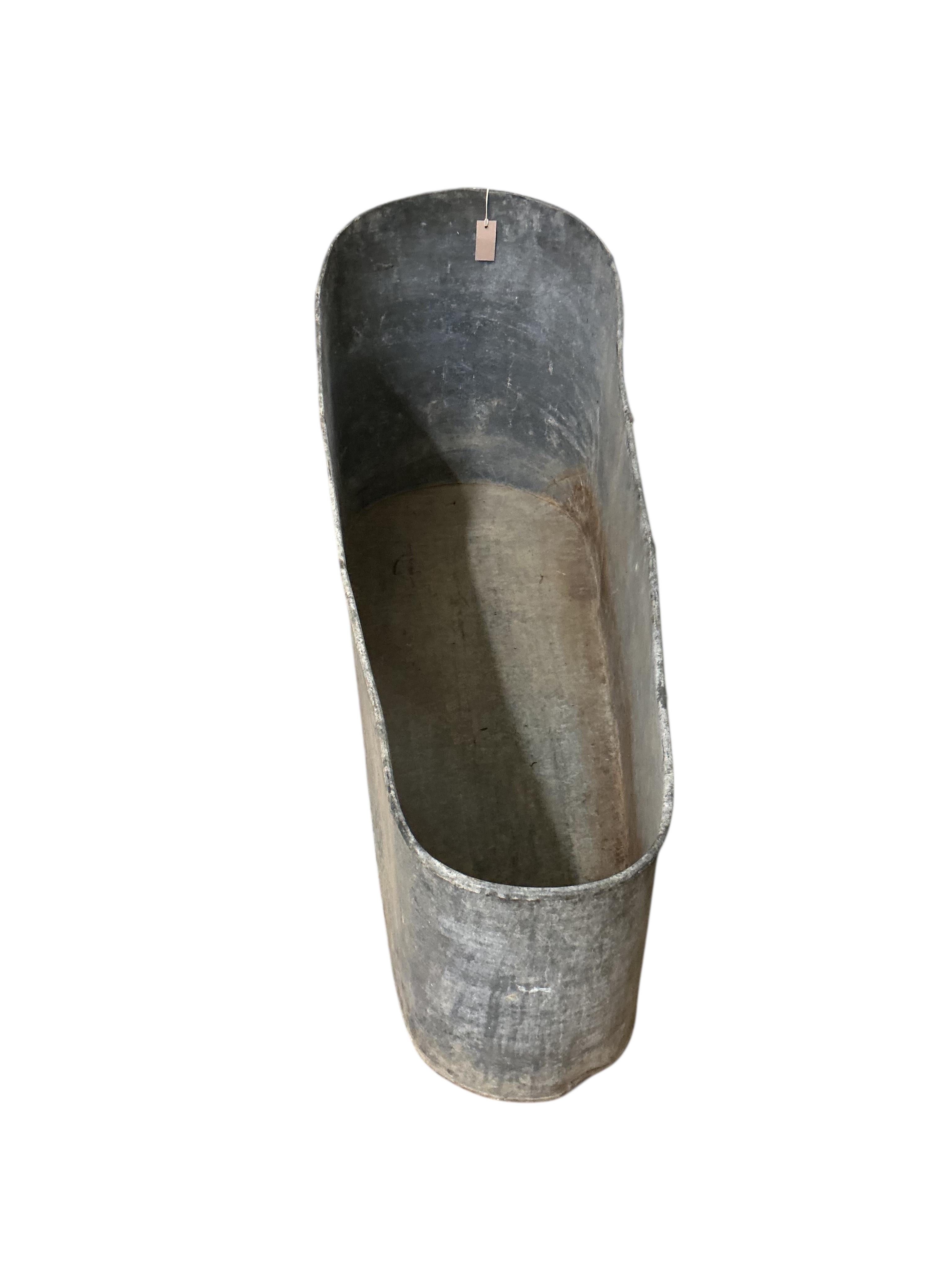 A vintage French zinc bath, length 138cm